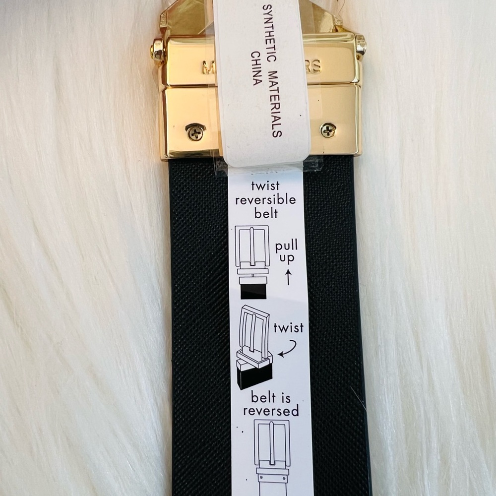 Michael Kors Women’s Twist Reversible Belt Medium - Picture 8 of 10